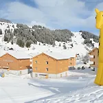 Aparthotel Pradas Brigels 4*