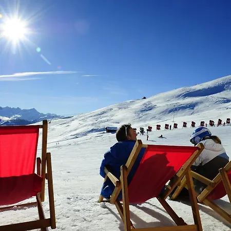 Pradas Brigels Aparthotel 3*
