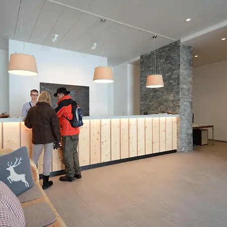 Pradas Brigels Apartmanhotel Breíl