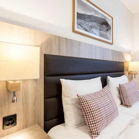 Pradas Brigels Lägenhetshotell 4*