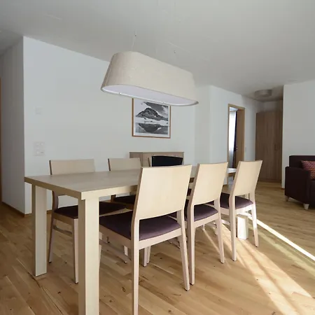 Pradas Brigels Apartmanhotel 4*