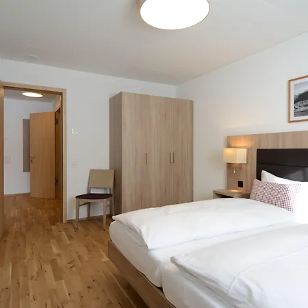 Pradas Brigels Apartmanhotel Breíl