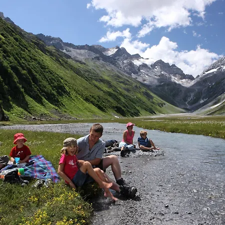 Pradas Brigels 4* Breíl