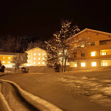 Lejlighedshotel Pradas Brigels 4*