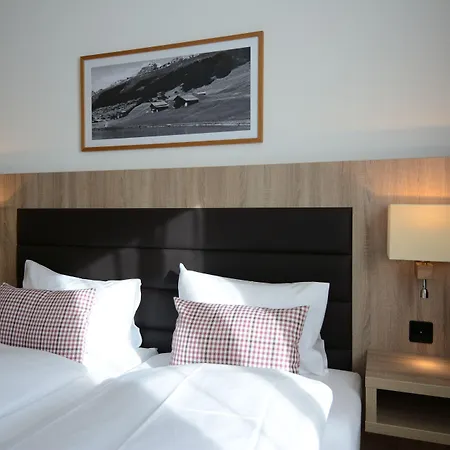 Pradas Brigels Hotel apartamentowy Breíl