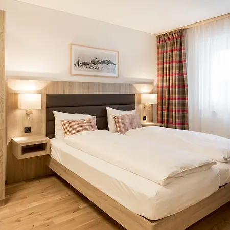 Pradas Brigels Hotel apartamentowy Breíl